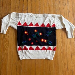 Vintage sweater with flowers 💐